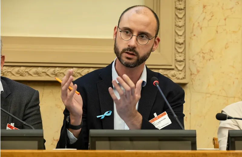 Nicolas Naïditch à la tribune de la table ronde du Collectif Turquoise, à l'Assemblée nationale